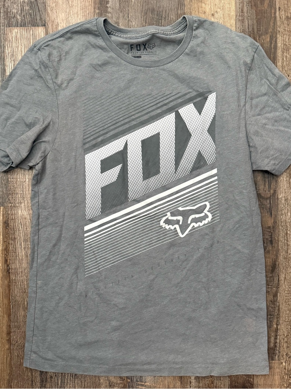 Fox Gray Short-Sleeve Graphic Logo Tee